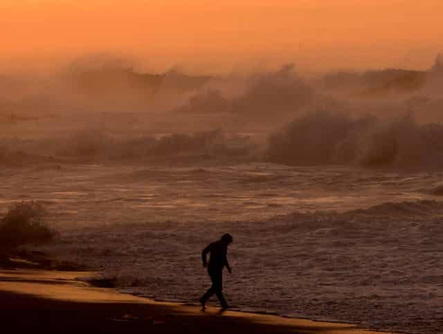 伊万卡拎3万包到糖果店，做棉花糖开心似少女，略丰腴腹部却平坦